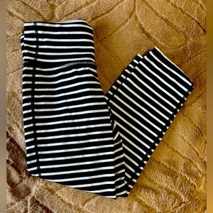 Athleta Women’s 26inch leggings